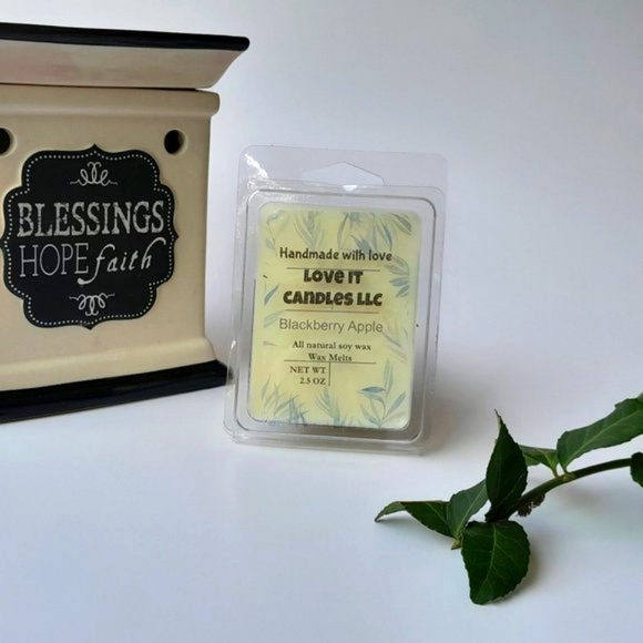 Wax Melt Amber Rose and Vanilla Paw Shape 2.5oz great for gifts - Picture 5 of 6